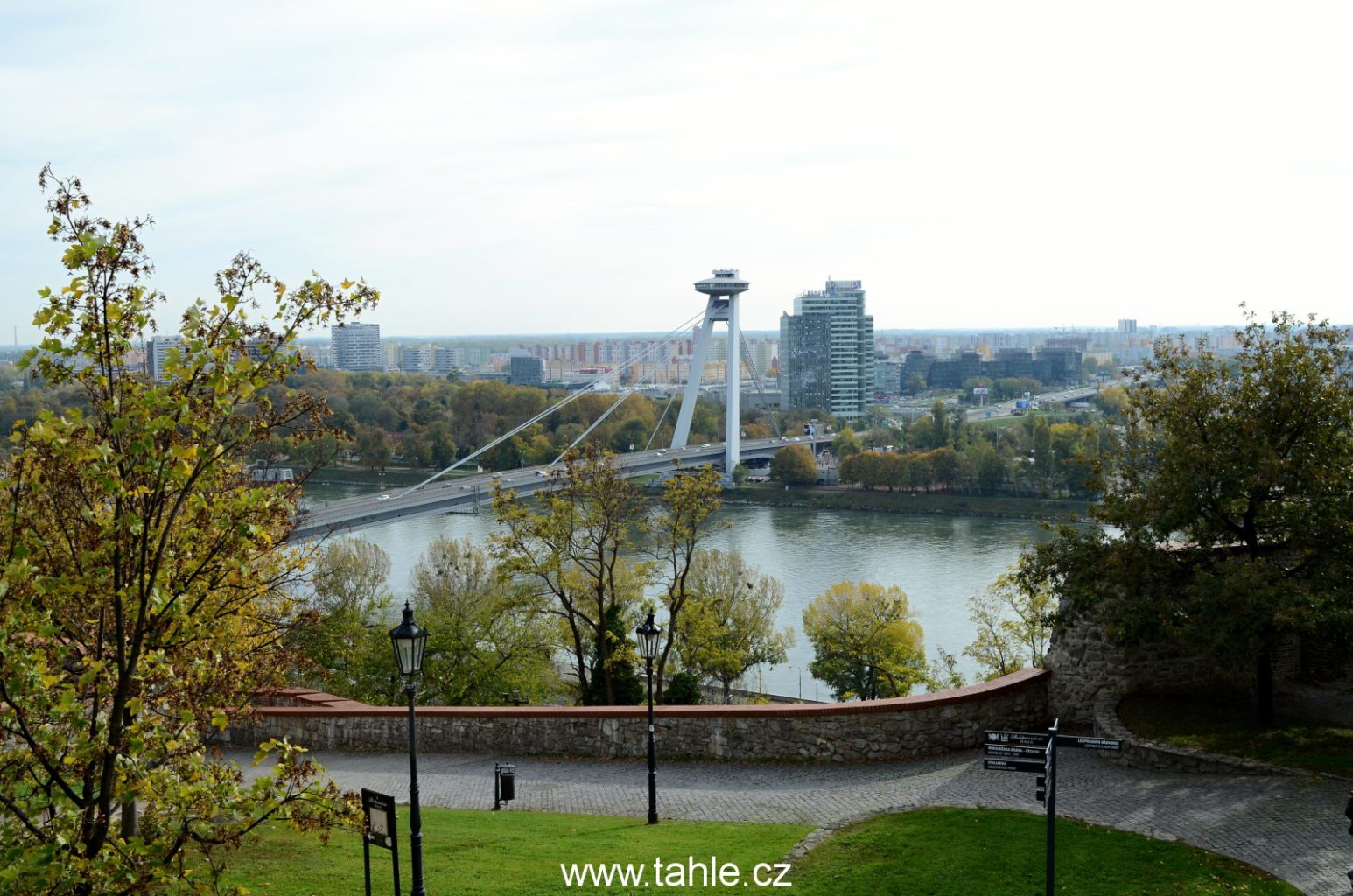 Bratislava a Győr