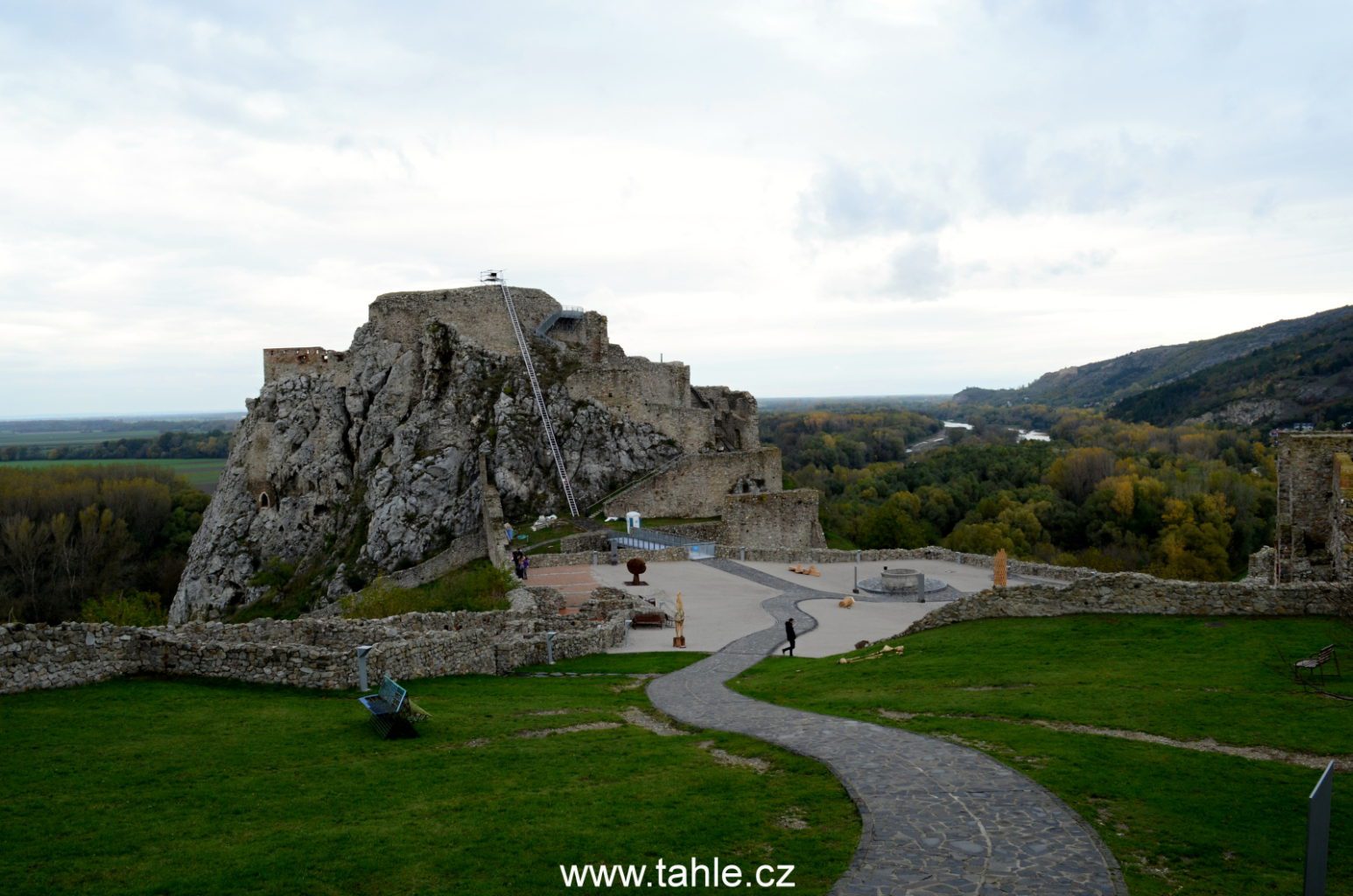 Bratislava a Győr