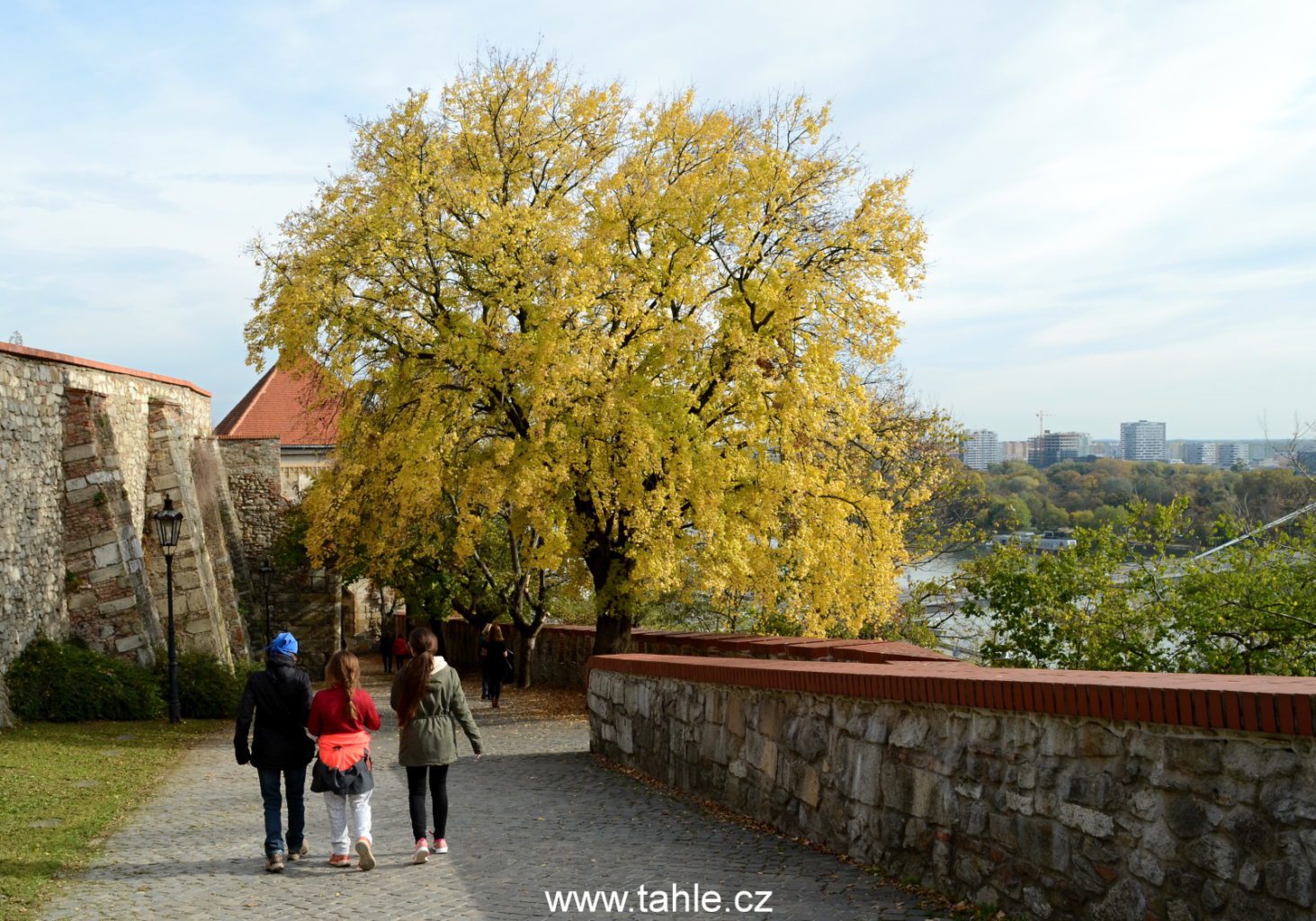 Bratislava a Győr