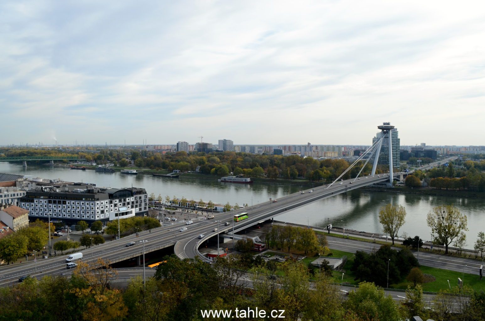 Bratislava a Győr