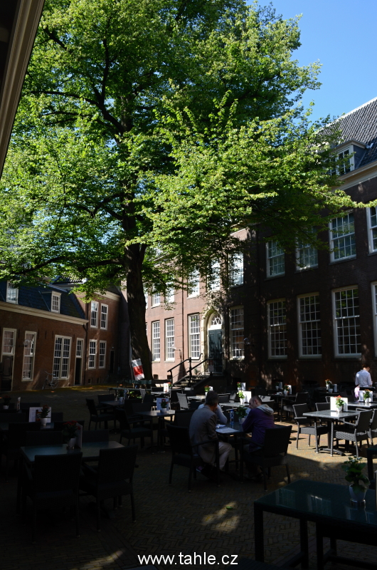 Amsterdam - kanály a květiny