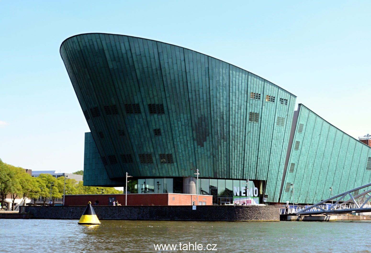 Amsterdam - kanály a květiny
