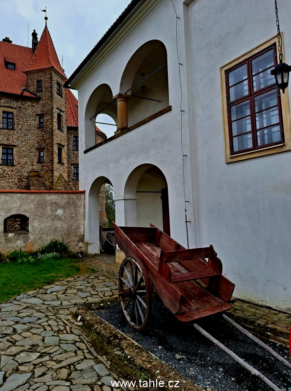 Bouzov